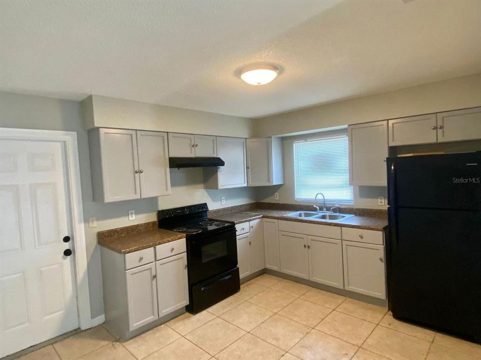 For Rent: $1,095 (2 beds, 1 baths, 770 Square Feet)