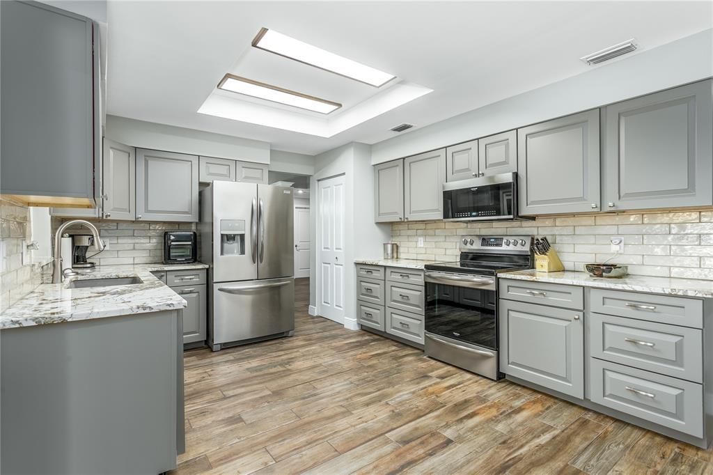 Active With Contract: $459,000 (3 beds, 2 baths, 1565 Square Feet)