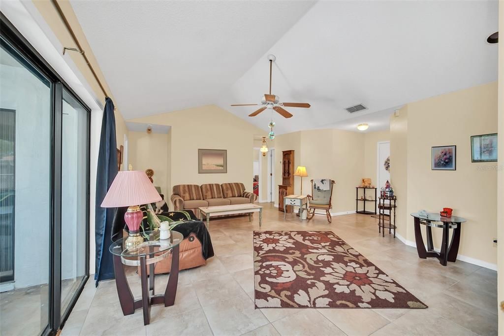 Active With Contract: $280,000 (3 beds, 2 baths, 1460 Square Feet)