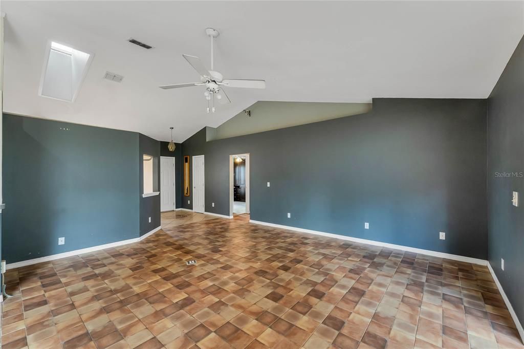 For Sale: $415,000 (3 beds, 2 baths, 1755 Square Feet)