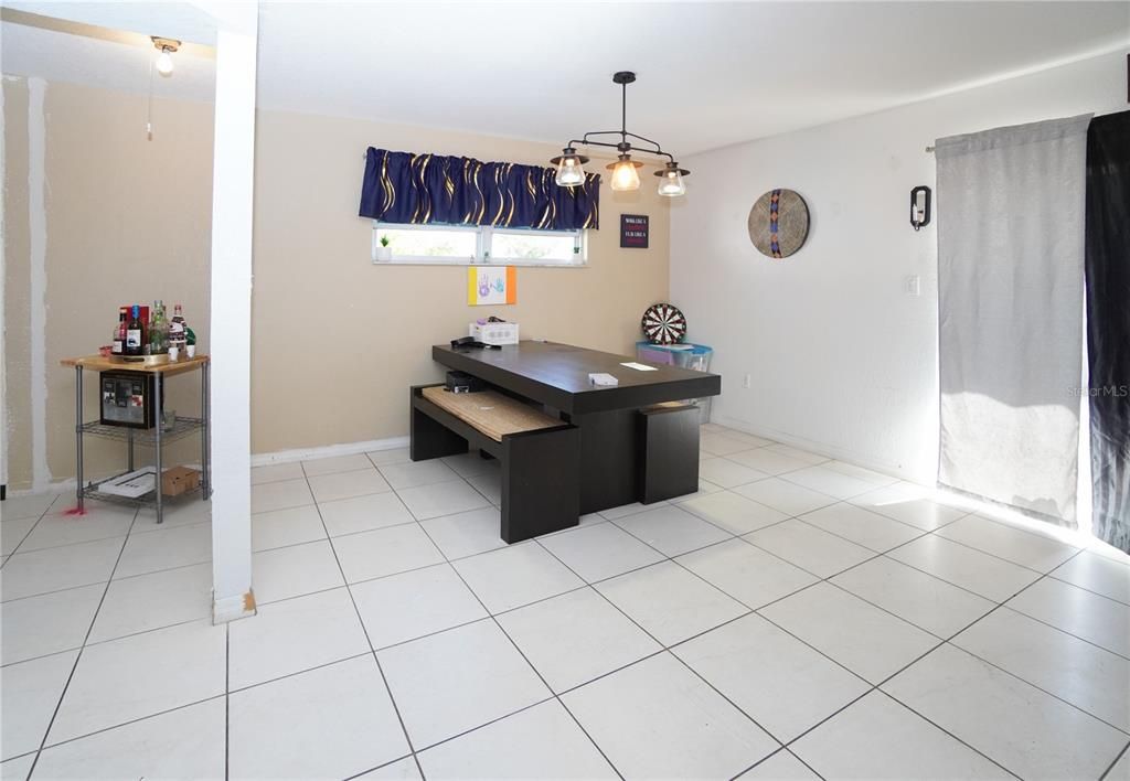 Active With Contract: $335,000 (3 beds, 2 baths, 1516 Square Feet)