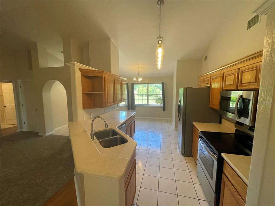 For Rent: $2,000 (3 beds, 2 baths, 1508 Square Feet)