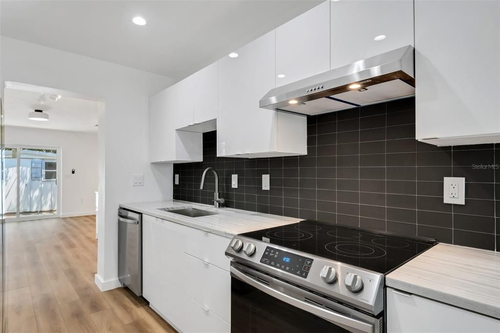 For Rent: $2,950 (3 beds, 2 baths, 1244 Square Feet)