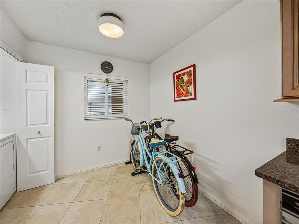 For Sale: $650,000 (2 beds, 2 baths, 1370 Square Feet)