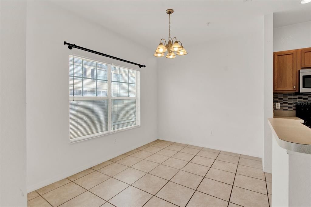 For Sale: $268,026 (2 beds, 2 baths, 1250 Square Feet)