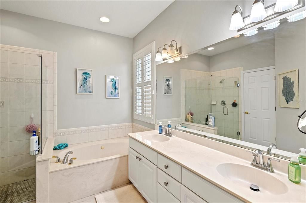 Active With Contract: $569,900 (2 beds, 2 baths, 1785 Square Feet)