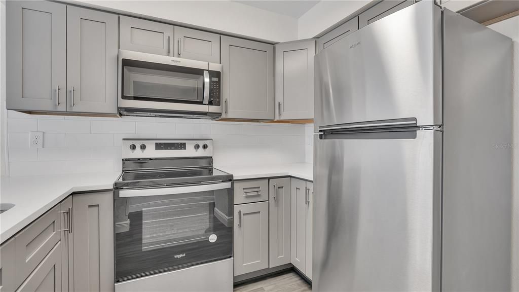 For Sale: $154,900 (2 beds, 1 baths, 662 Square Feet)