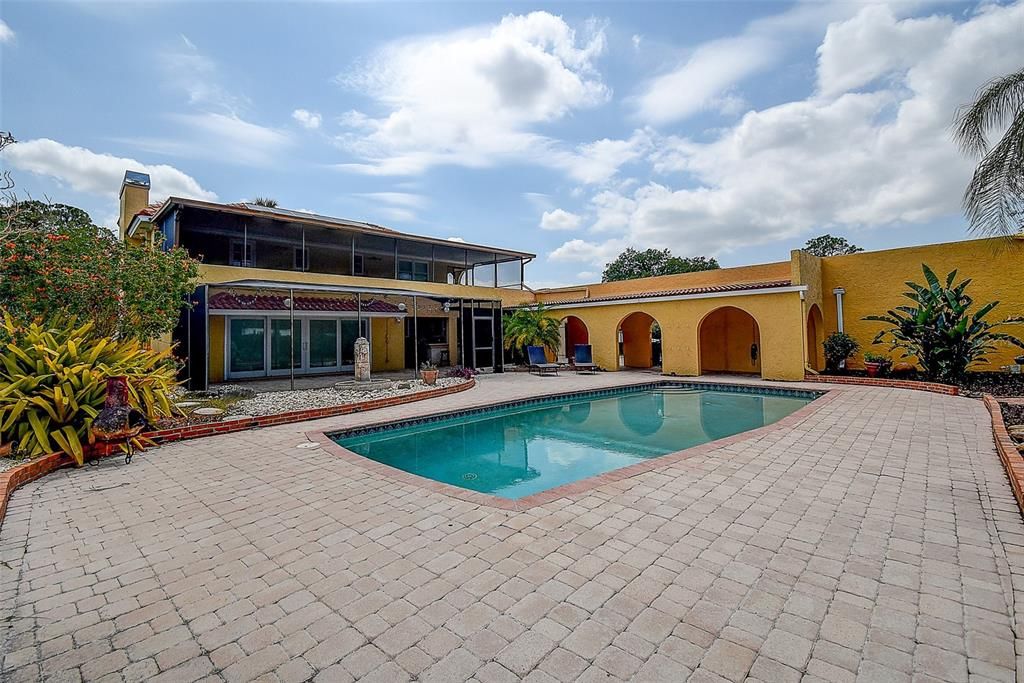 For Sale: $1,100,000 (4 beds, 3 baths, 3054 Square Feet)