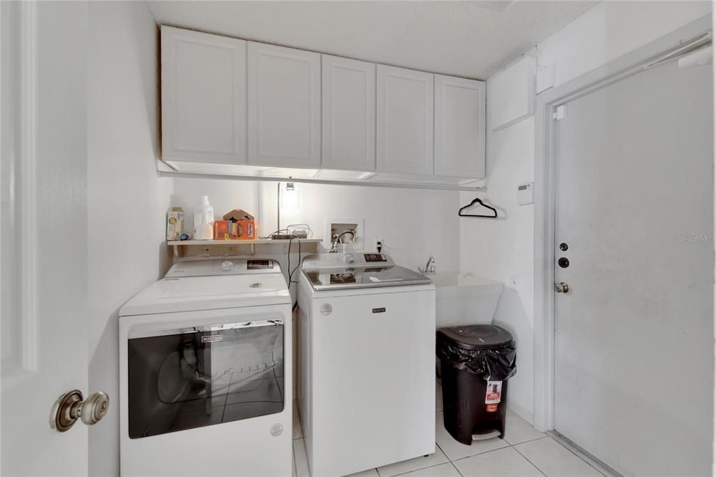 For Sale: $405,000 (3 beds, 2 baths, 1818 Square Feet)