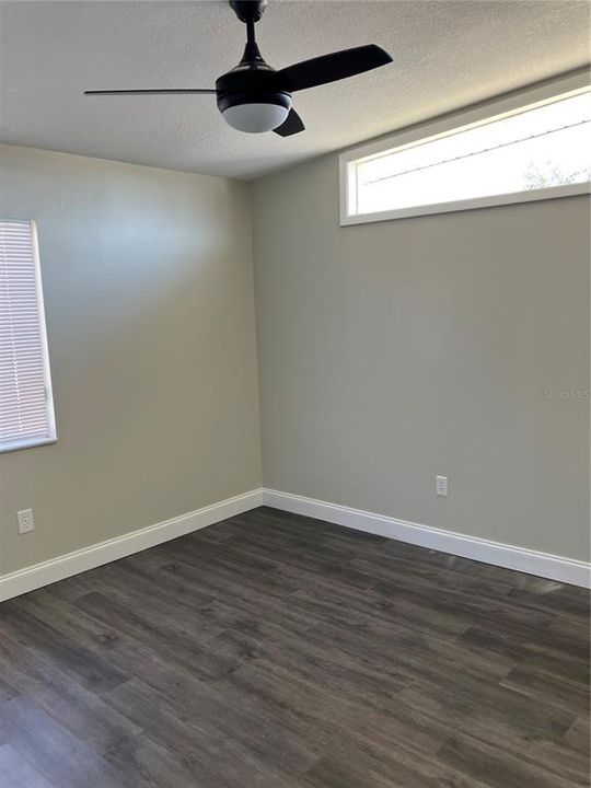 For Rent: $1,650 (2 beds, 1 baths, 939 Square Feet)