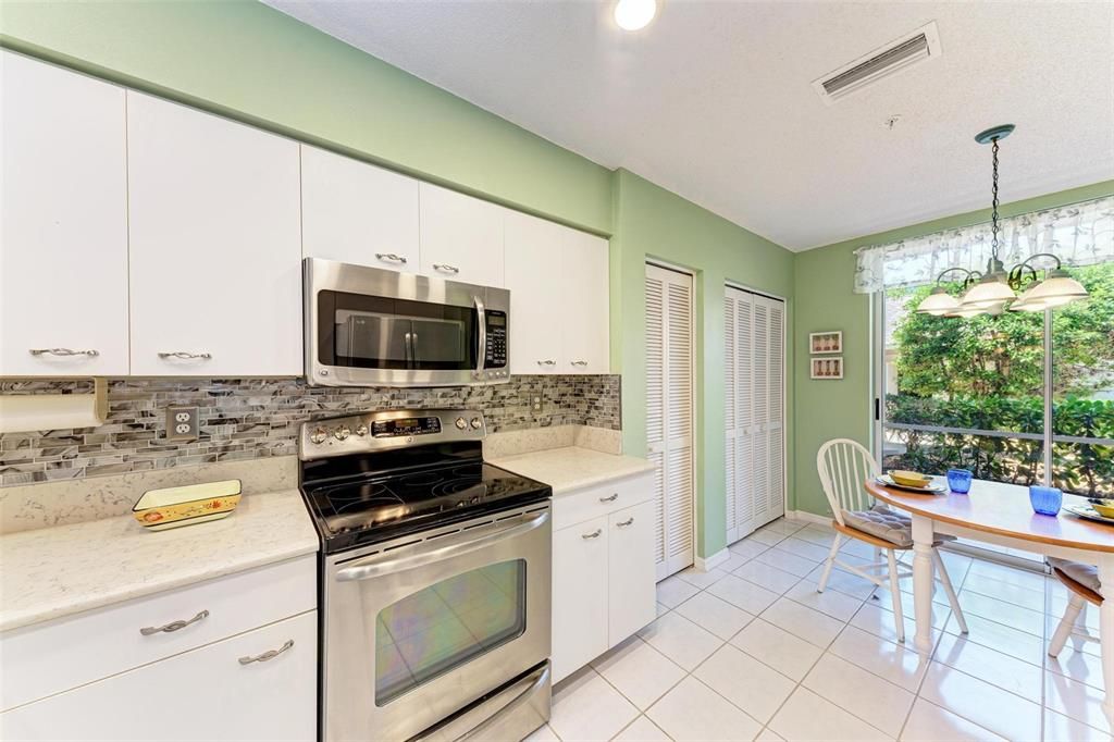 For Sale: $342,500 (2 beds, 2 baths, 1333 Square Feet)