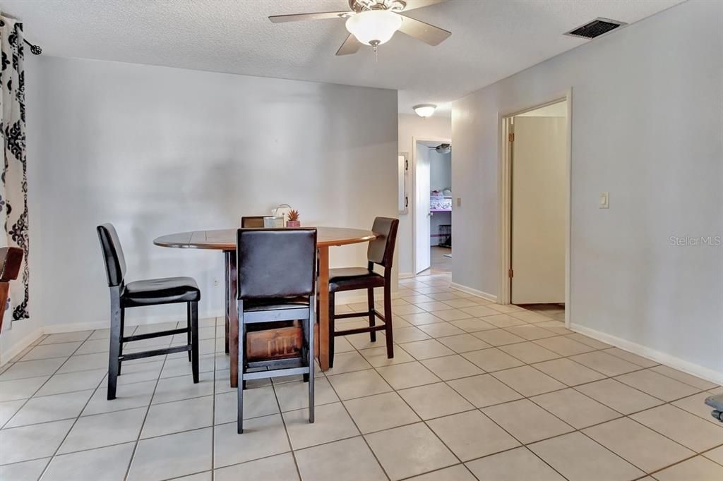 For Sale: $304,900 (3 beds, 2 baths, 1487 Square Feet)