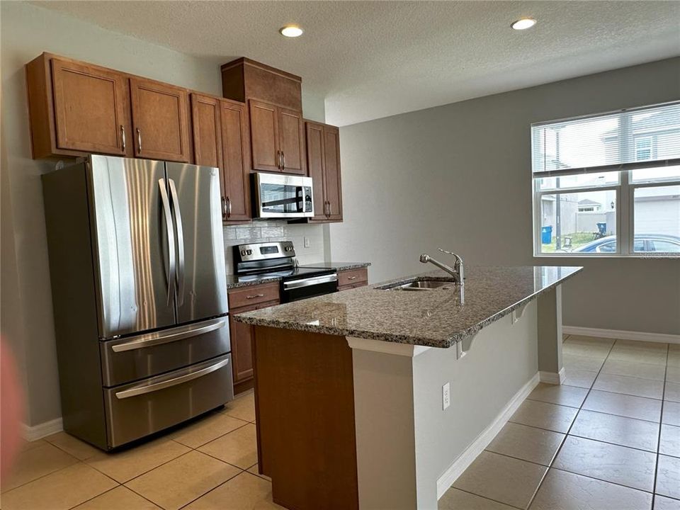 For Rent: $2,250 (4 beds, 2 baths, 1495 Square Feet)