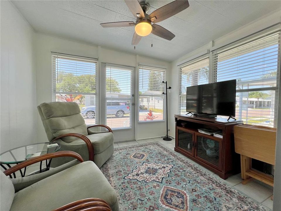 Active With Contract: $169,900 (2 beds, 2 baths, 900 Square Feet)