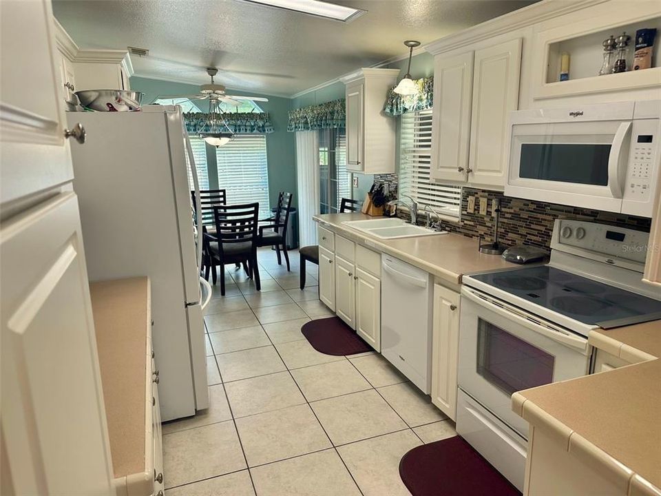 For Sale: $240,000 (3 beds, 2 baths, 1479 Square Feet)