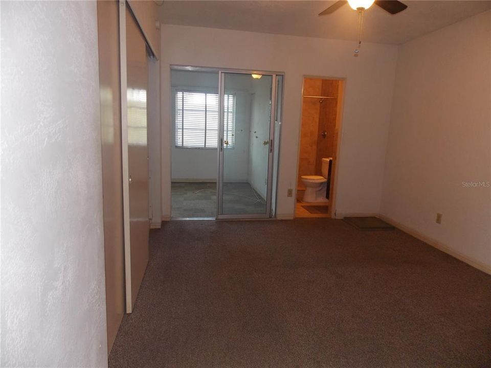 For Sale: $115,000 (2 beds, 2 baths, 835 Square Feet)
