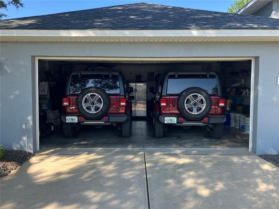Can actually park 2 Jeeps IN the 546 Sq Ft garage