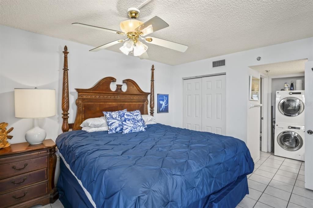 For Sale: $339,900 (2 beds, 2 baths, 950 Square Feet)