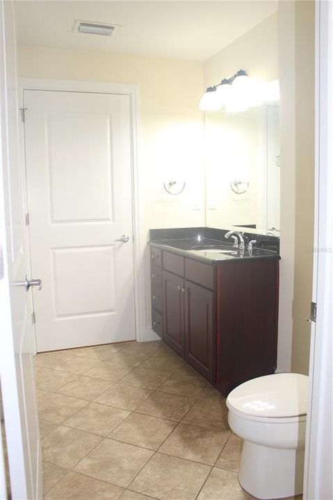 Active With Contract: $1,650 (1 beds, 1 baths, 644 Square Feet)