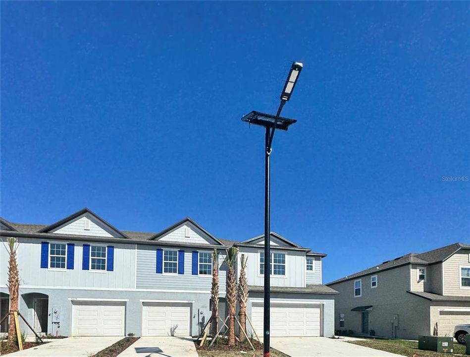 Active With Contract: $2,500 (3 beds, 2 baths, 1694 Square Feet)