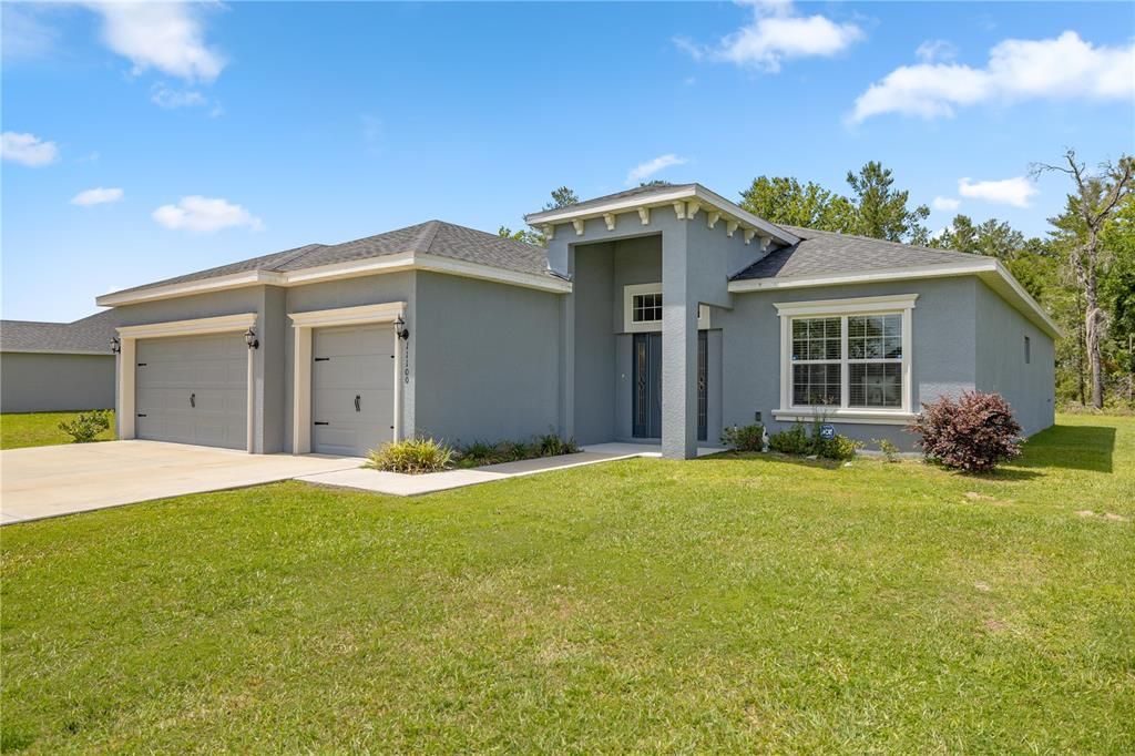 Active With Contract: $445,000 (4 beds, 3 baths, 2324 Square Feet)