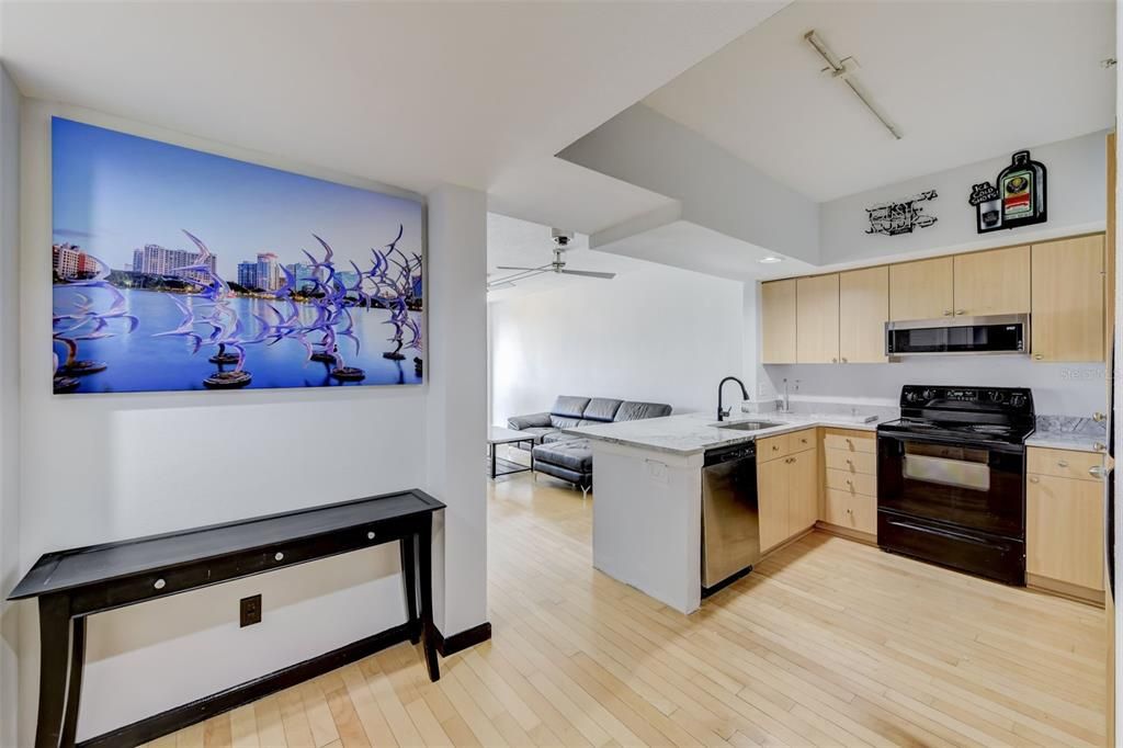For Sale: $329,000 (1 beds, 1 baths, 771 Square Feet)