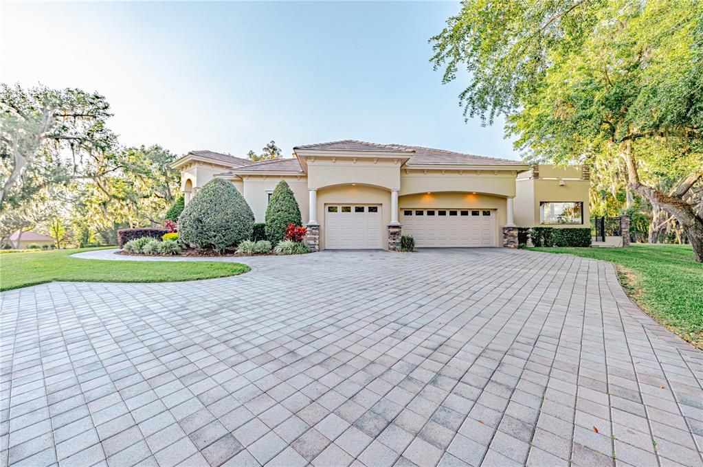 For Sale: $2,745,000 (4 beds, 4 baths, 6105 Square Feet)