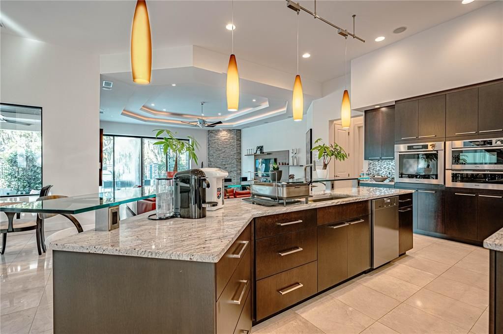 For Sale: $2,745,000 (4 beds, 4 baths, 6105 Square Feet)