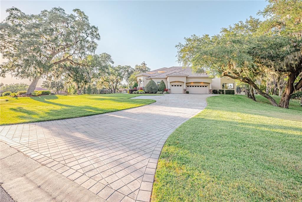 For Sale: $2,745,000 (4 beds, 4 baths, 6105 Square Feet)