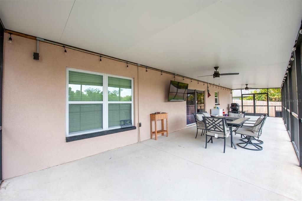 For Sale: $419,300 (3 beds, 2 baths, 1475 Square Feet)