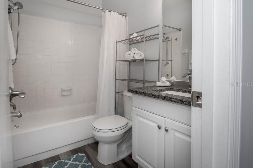 Active With Contract: $114,900 (1 beds, 1 baths, 480 Square Feet)