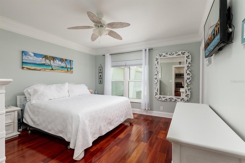 Active With Contract: $1,050,000 (2 beds, 2 baths, 1500 Square Feet)