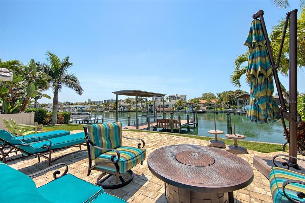 For Sale: $1,749,000 (4 beds, 2 baths, 2431 Square Feet)