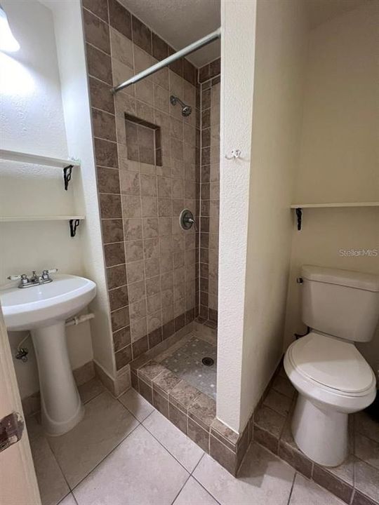 最近租的: $2,200 (4 贝兹, 2 浴室, 1364 平方英尺)