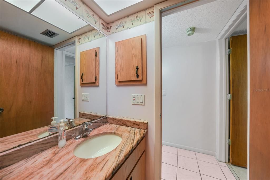 待售: $289,000 (2 贝兹, 2 浴室, 1282 平方英尺)