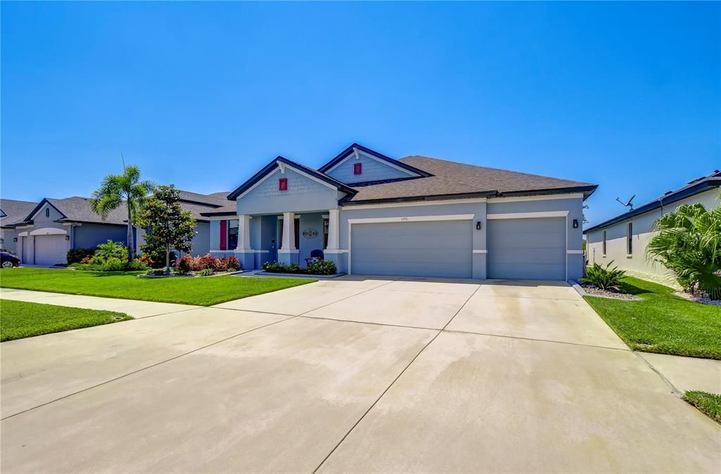Active With Contract: $550,000 (4 beds, 3 baths, 2667 Square Feet)