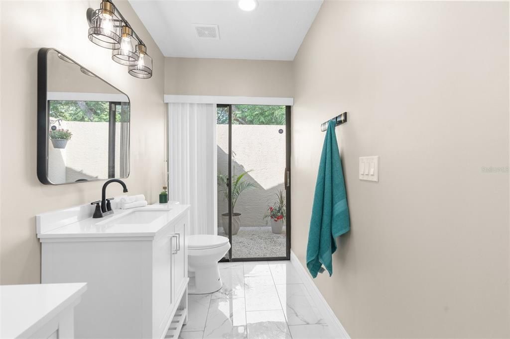 Active With Contract: $389,900 (3 beds, 2 baths, 1638 Square Feet)
