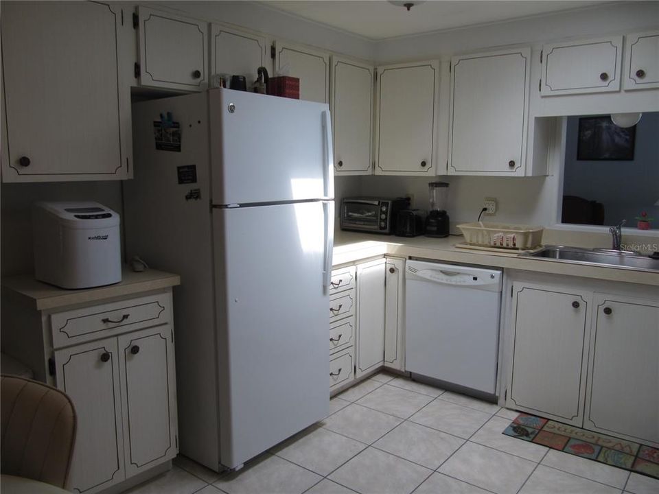 For Sale: $175,500 (2 beds, 2 baths, 792 Square Feet)