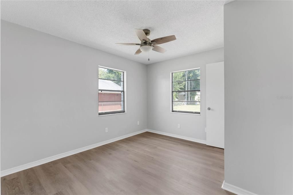 Active With Contract: $335,000 (3 beds, 2 baths, 1280 Square Feet)