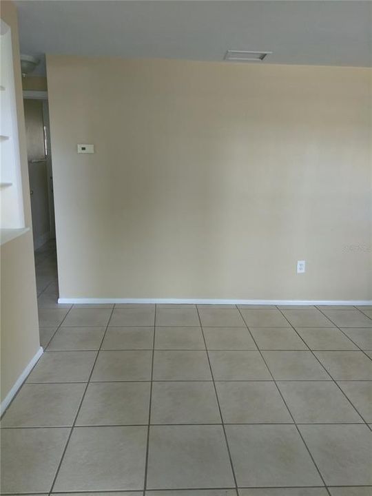 For Rent: $1,525 (2 beds, 1 baths, 1008 Square Feet)