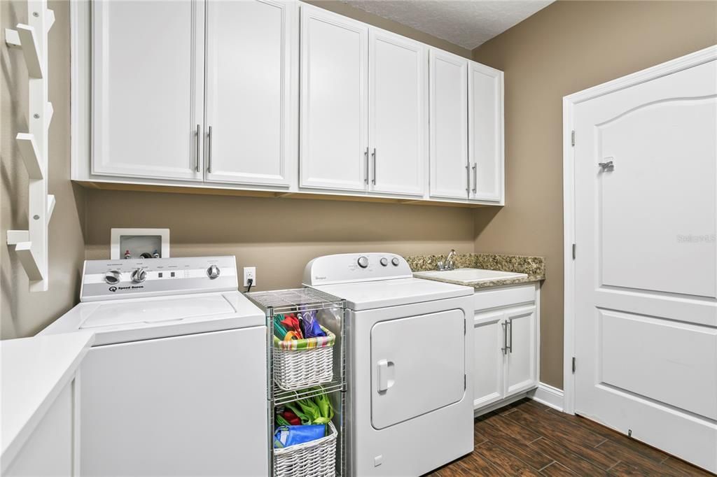 Laundry Room/Sink/Lots of Storage Space