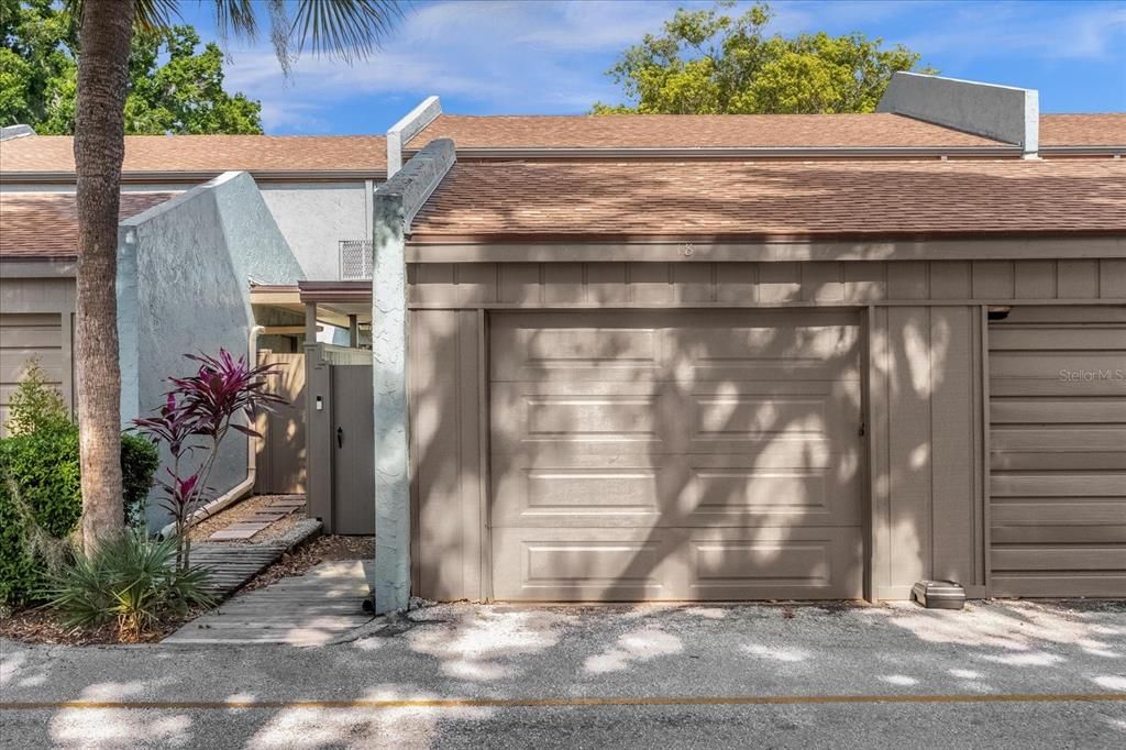 Active With Contract: $159,900 (2 beds, 2 baths, 1184 Square Feet)