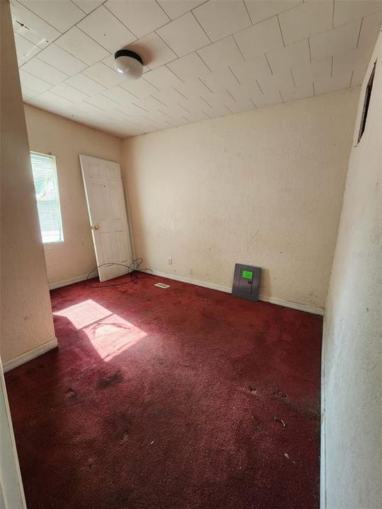 For Sale: $125,000 (2 beds, 1 baths, 818 Square Feet)