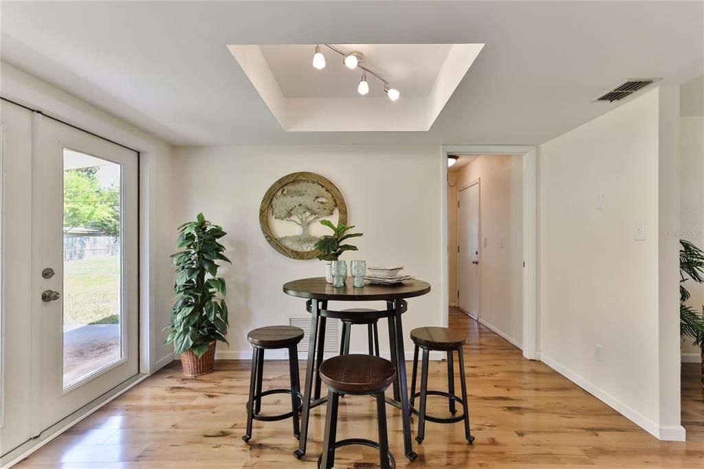 For Sale: $294,500 (3 beds, 2 baths, 1024 Square Feet)