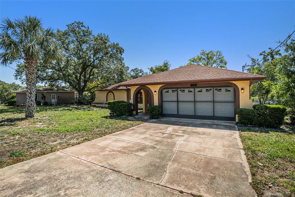 For Sale: $349,000 (3 beds, 2 baths, 1903 Square Feet)