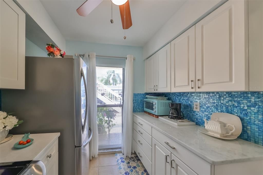 For Sale: $185,000 (2 beds, 2 baths, 1073 Square Feet)