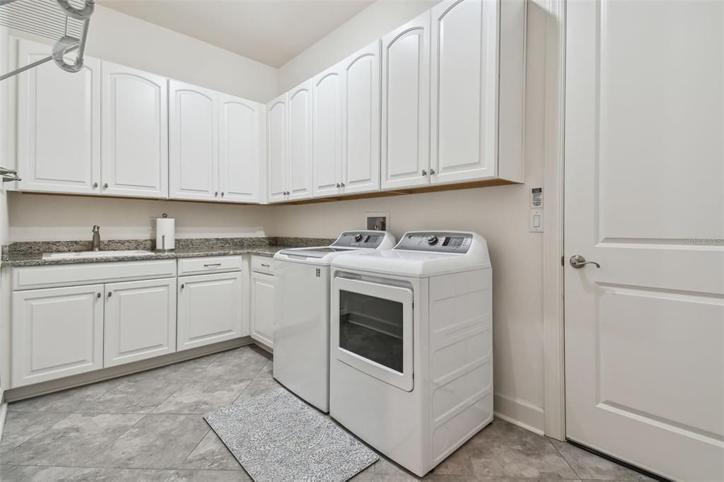 Active With Contract: $710,000 (3 beds, 3 baths, 2925 Square Feet)