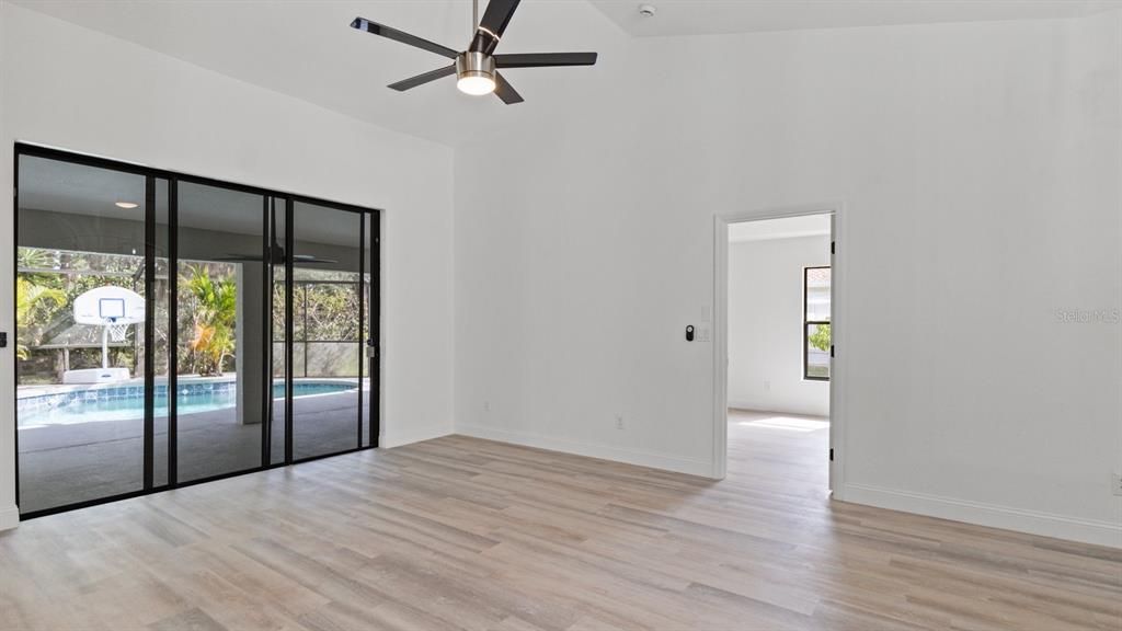 Active With Contract: $499,900 (3 beds, 2 baths, 2164 Square Feet)