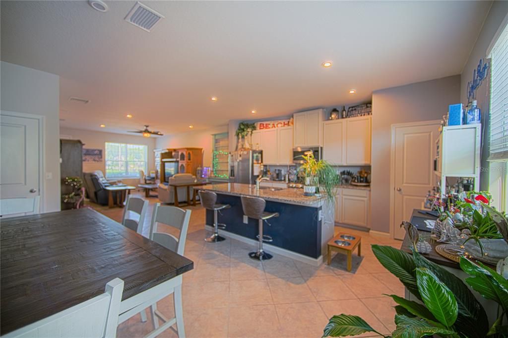 For Sale: $359,900 (3 beds, 2 baths, 1582 Square Feet)