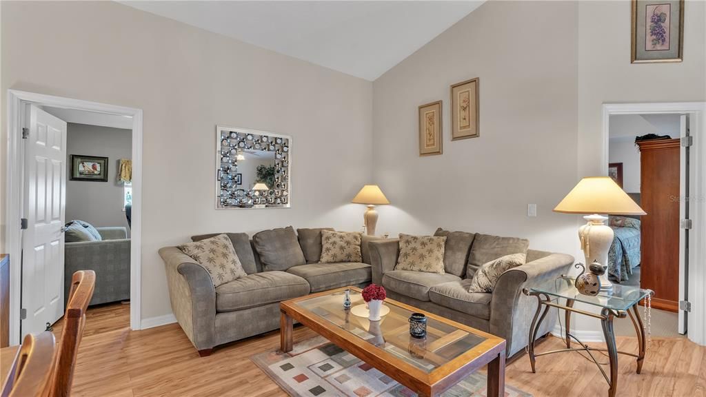 For Sale: $334,900 (2 beds, 2 baths, 1719 Square Feet)